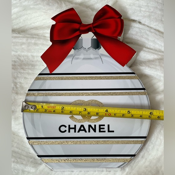 Chanel ornament design decor display - Picture 2 of 4